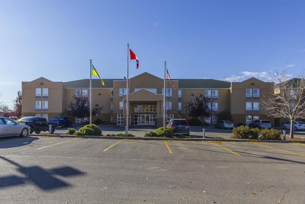 Comfort Inn & Suites Moose Jaw Extérieur photo