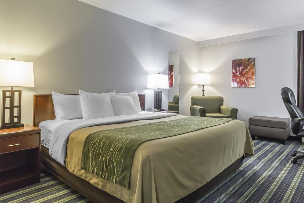Comfort Inn & Suites Moose Jaw Extérieur photo