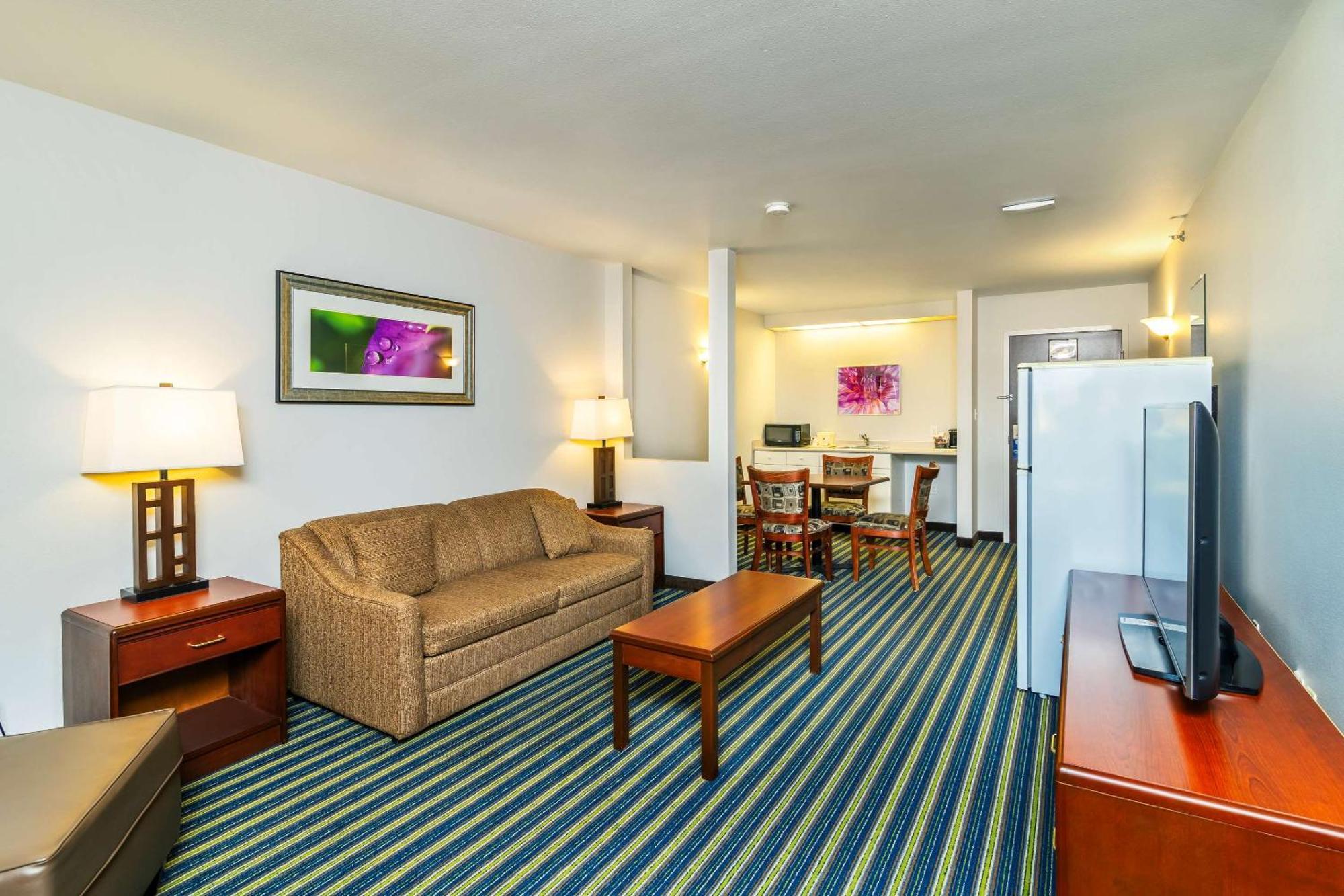 Comfort Inn & Suites Moose Jaw Extérieur photo