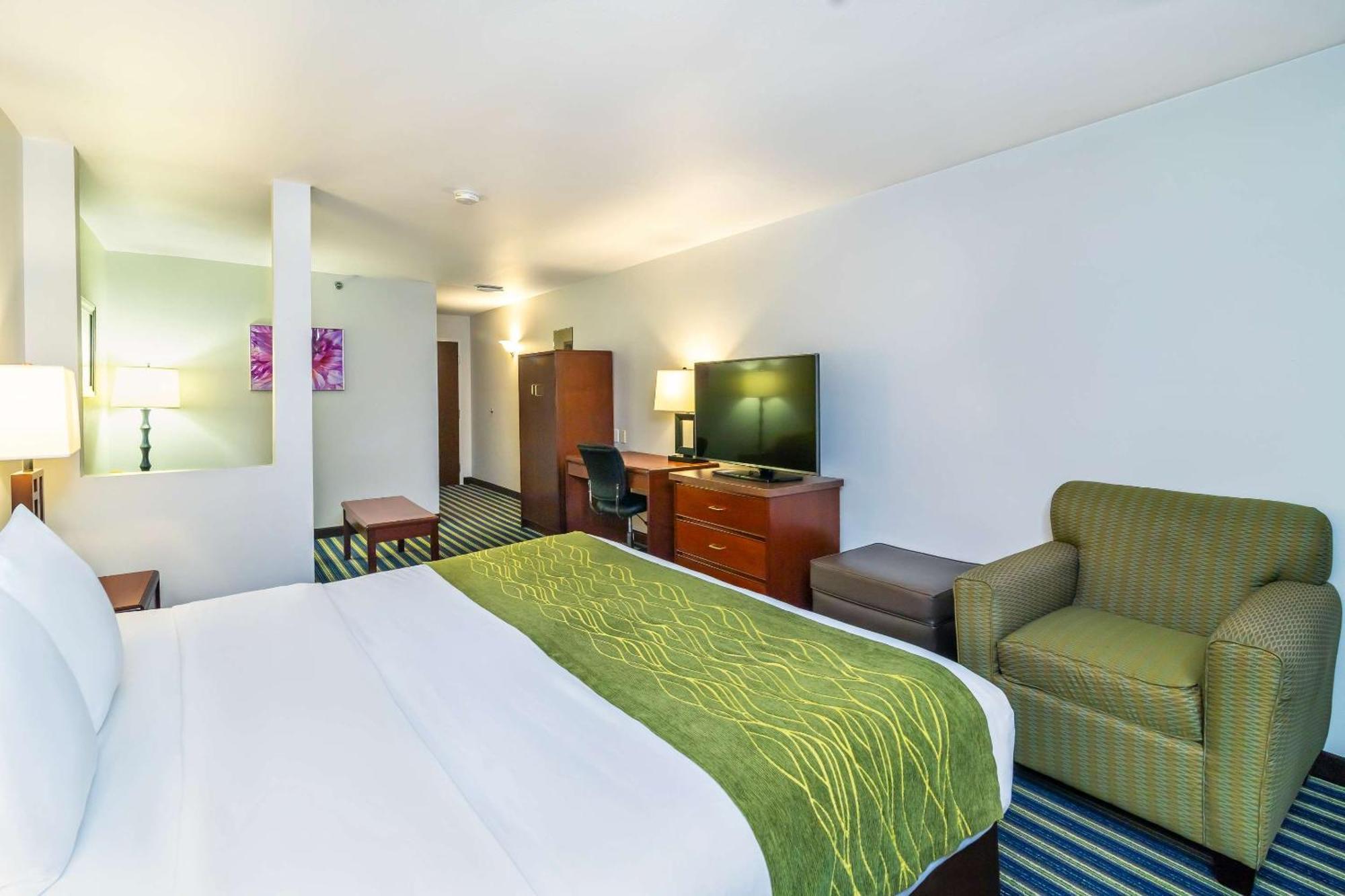 Comfort Inn & Suites Moose Jaw Extérieur photo