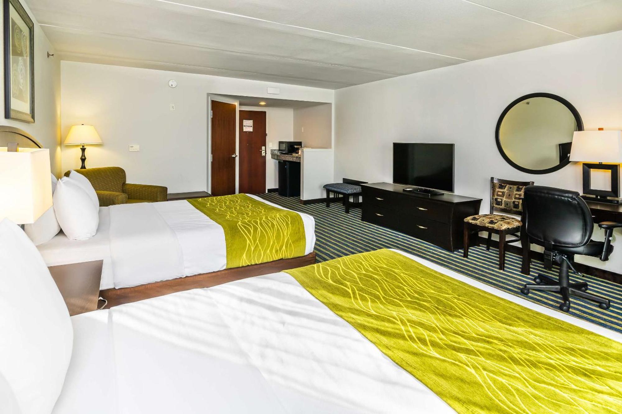 Comfort Inn & Suites Moose Jaw Extérieur photo