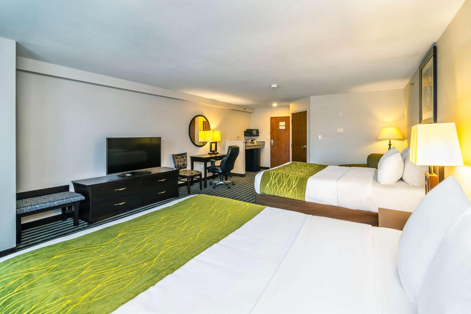 Comfort Inn & Suites Moose Jaw Extérieur photo