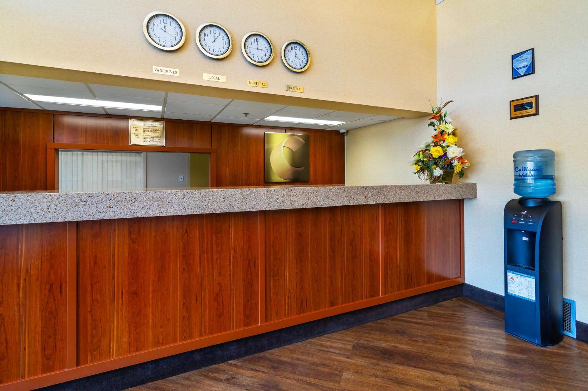 Comfort Inn & Suites Moose Jaw Extérieur photo