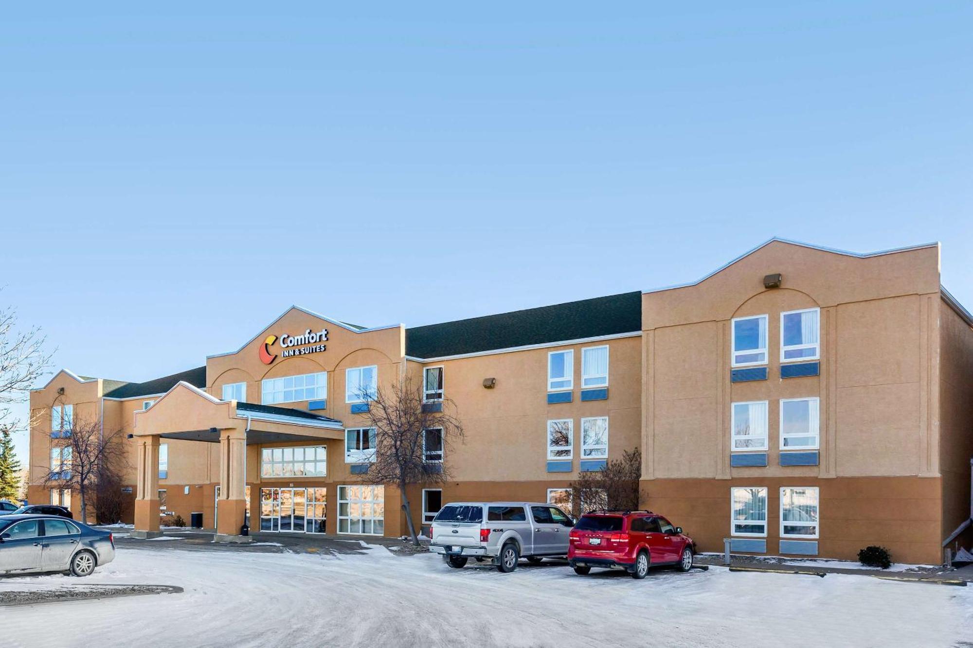 Comfort Inn & Suites Moose Jaw Extérieur photo